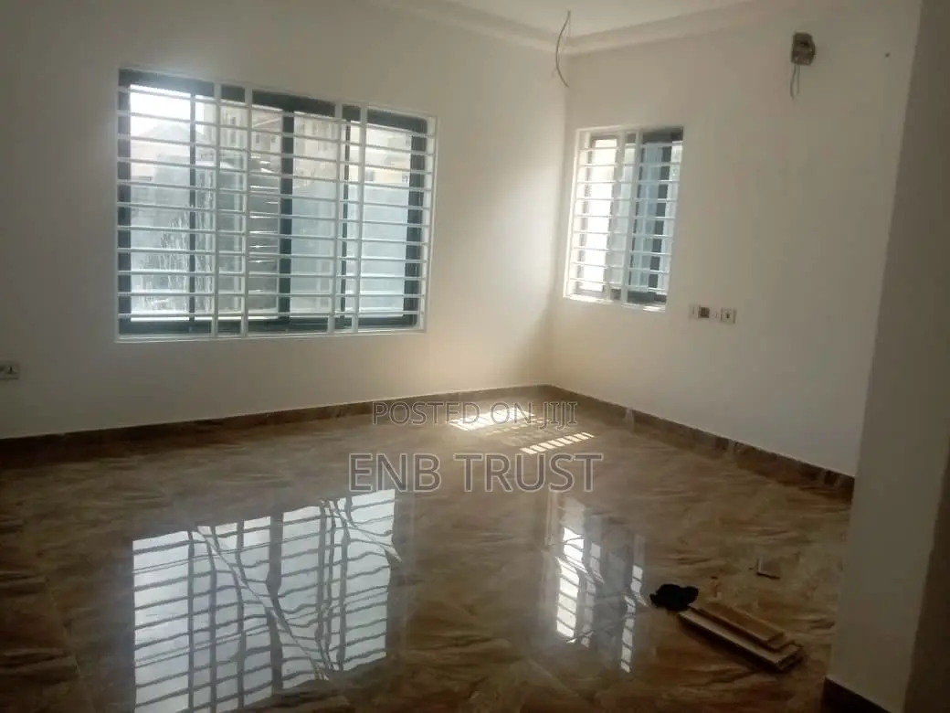 3bdrm House in Ablekuma Odumase, Ga South Municipal for sale