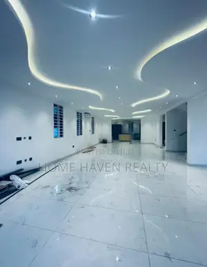 4bdrm House in School Junction, Ashaley Botwe for sale