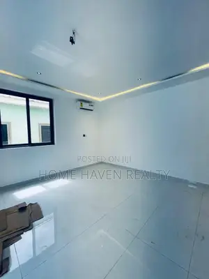 4bdrm House in School Junction, Ashaley Botwe for sale