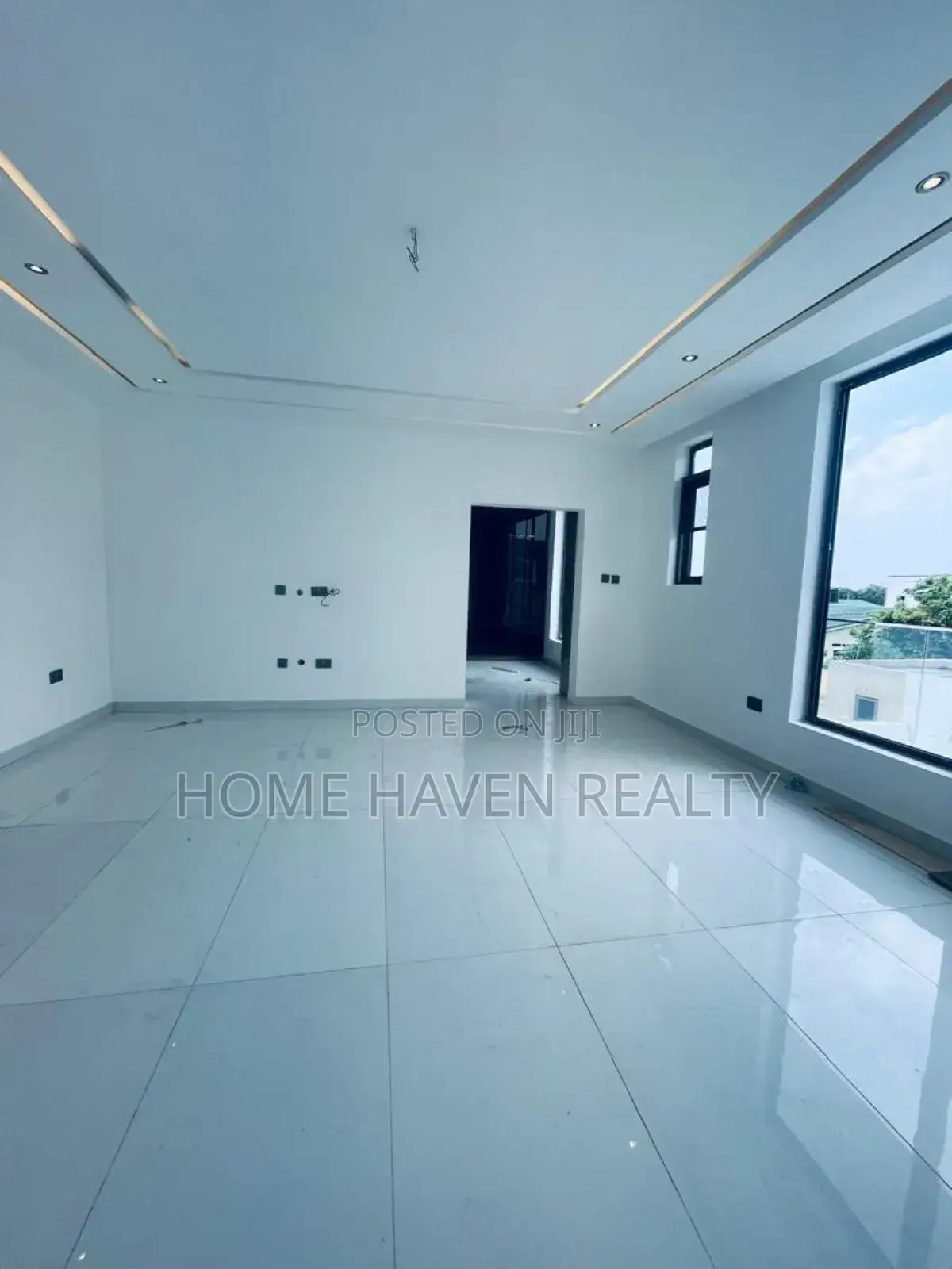 4bdrm House in School Junction, Ashaley Botwe for sale