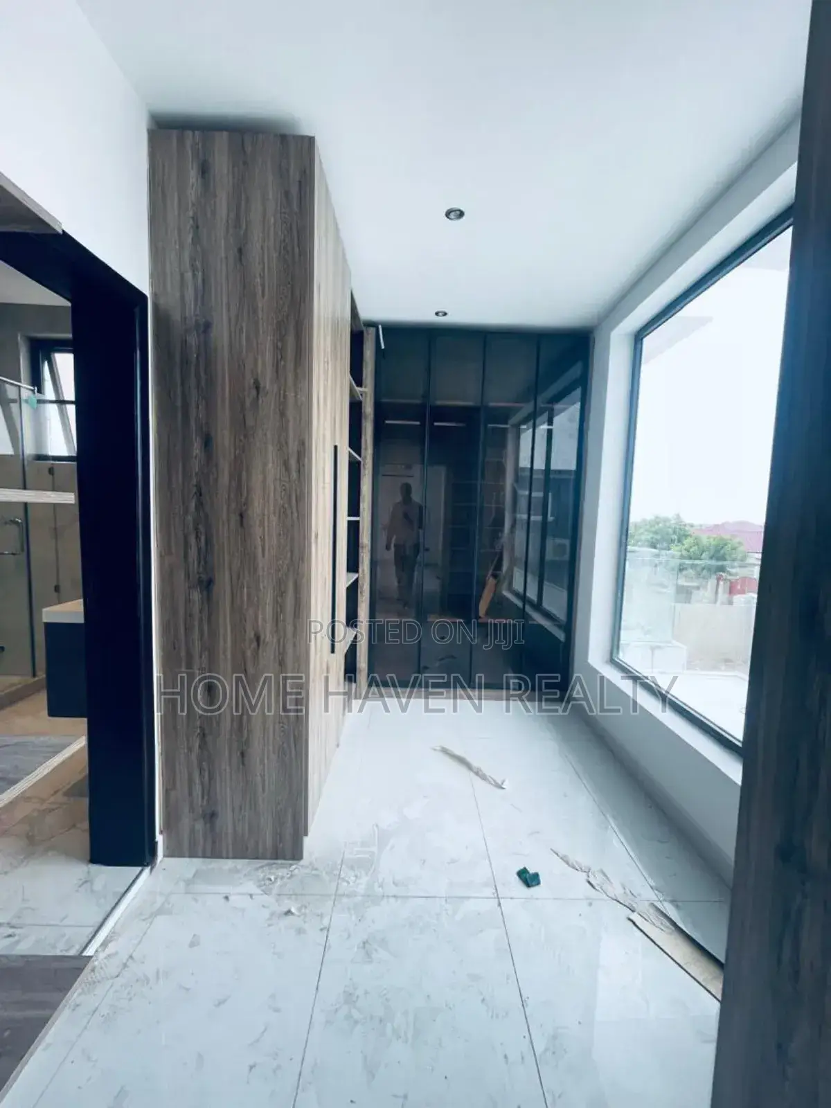 4bdrm House in School Junction, Ashaley Botwe for sale