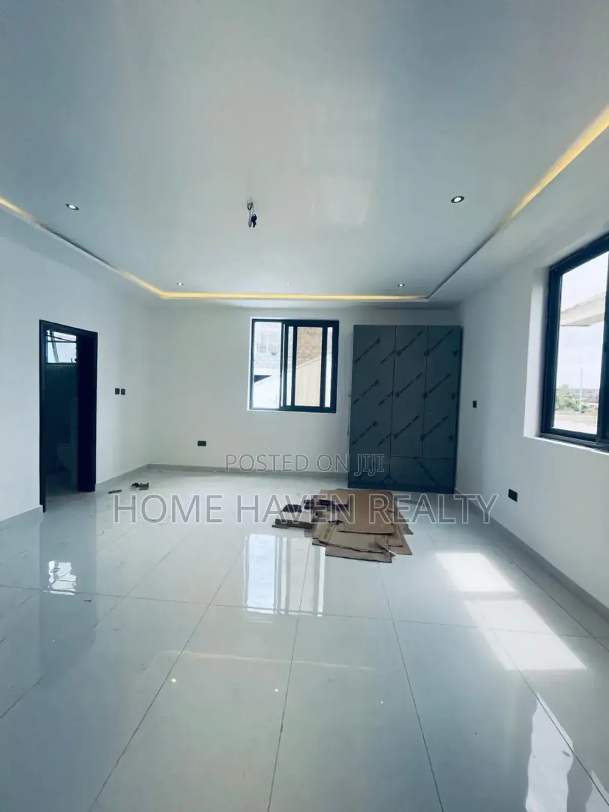 4bdrm House in School Junction, Ashaley Botwe for sale