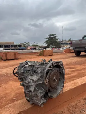 2013 Toyota Vitz Transmission ( 10pins Gear Box )