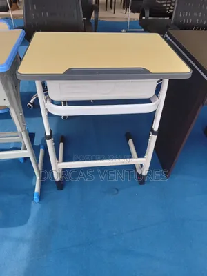 Uni Chair and Table