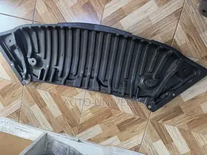 Mercedes Benz C300 Underpan Available