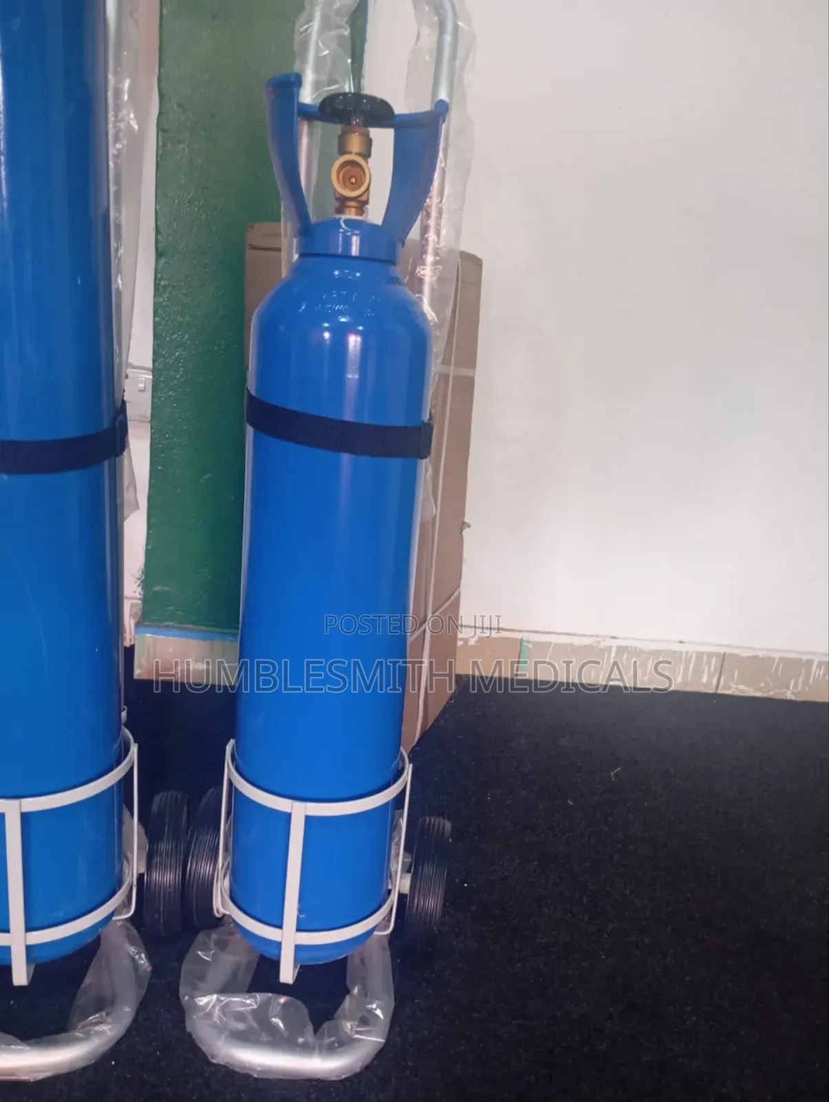 Oxygen Cylinder 40liters With Trolley Guage