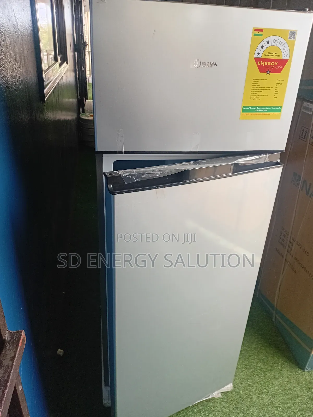 Outstanding Sigma 207 Liters Fridge Freezer Model STDF-220
