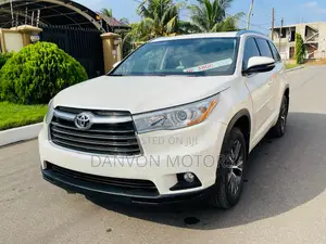 Toyota Highlander XLE V6 4x4 (3.5L 6cyl 6A) 2016 White