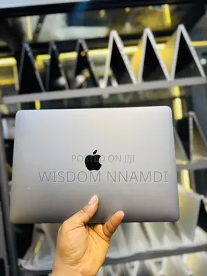 Laptop Apple MacBook Pro 2022 M2 8GB Apple M2 SSD 256GB