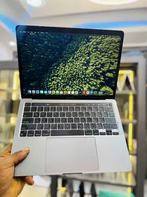 Laptop Apple MacBook Pro 2022 M2 8GB Apple M2 SSD 256GB