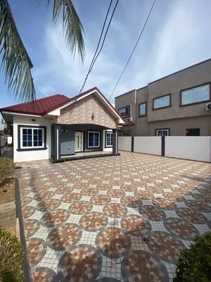 3bdrm House in Suadom Property, Baatsona Total for sale