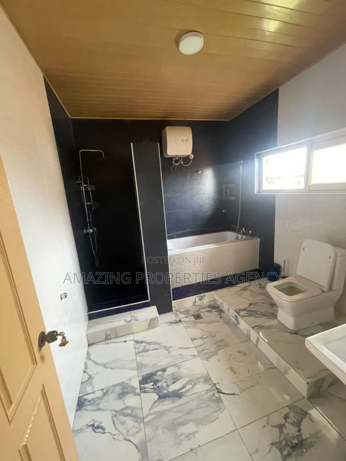 4bdrm House in Airport Residential Area for rent