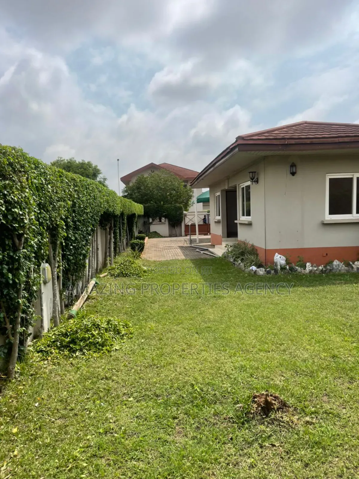 4bdrm House in Airport Residential Area for rent