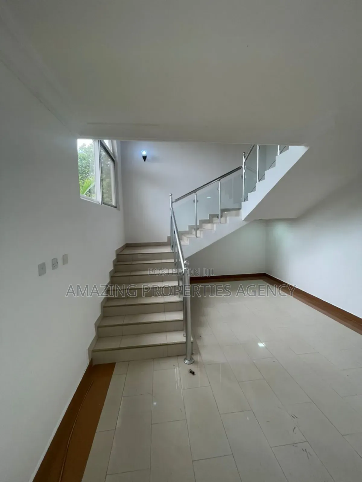 4bdrm House in Airport Residential Area for rent