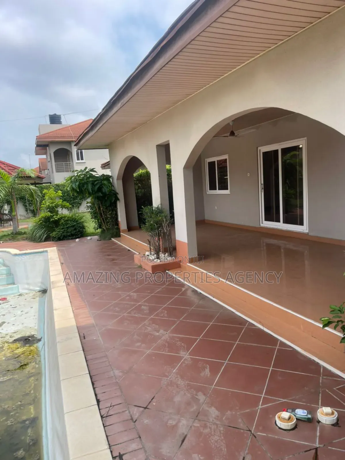 4bdrm House in Airport Residential Area for rent