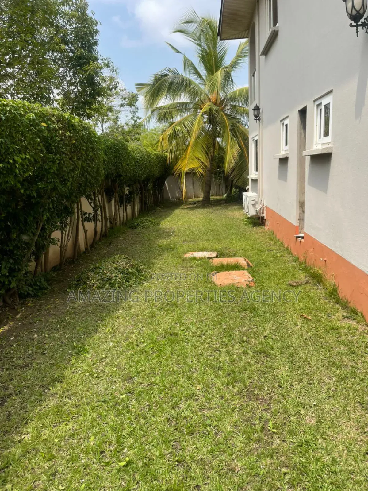 4bdrm House in Airport Residential Area for rent