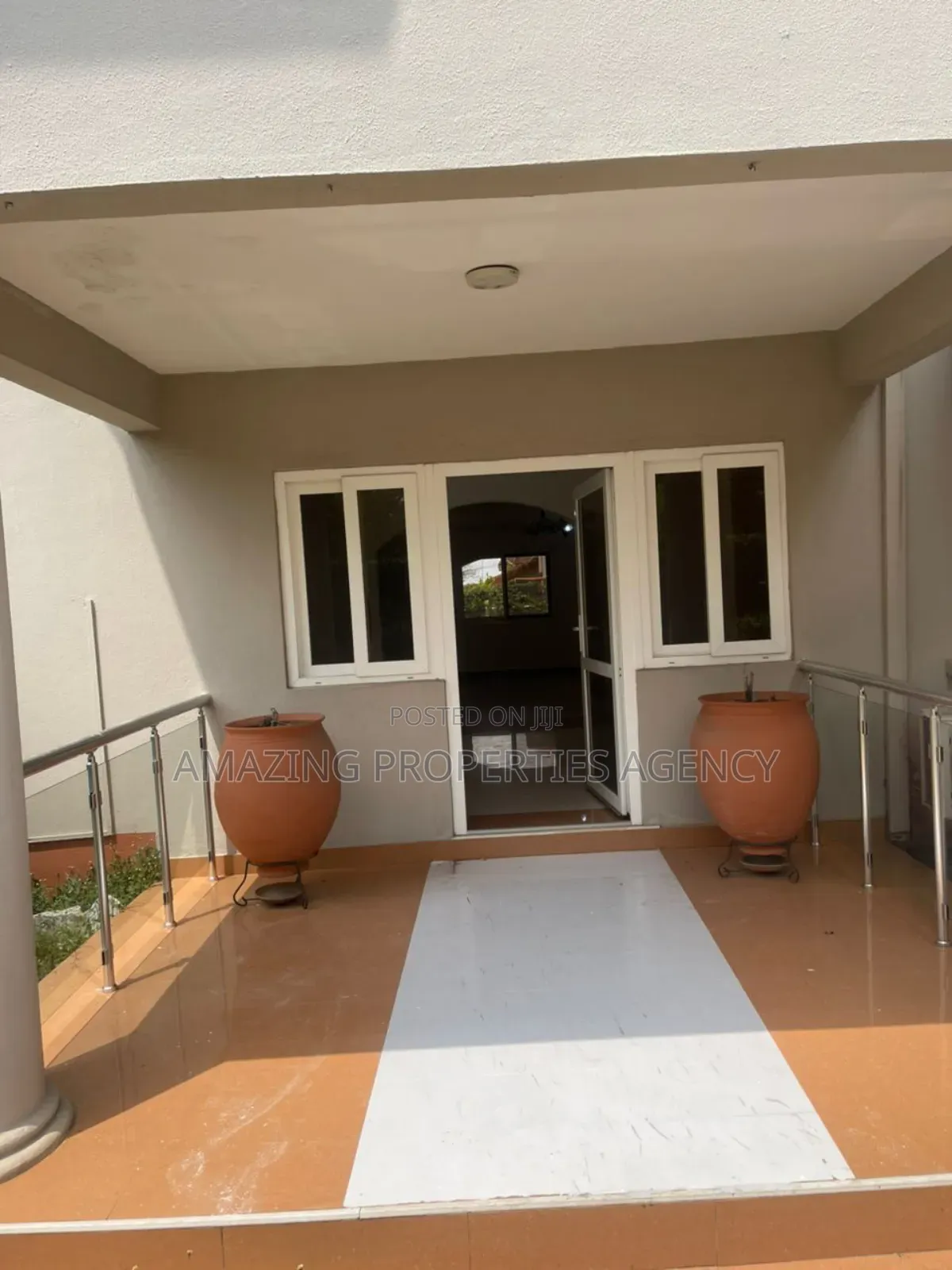 4bdrm House in Airport Residential Area for rent