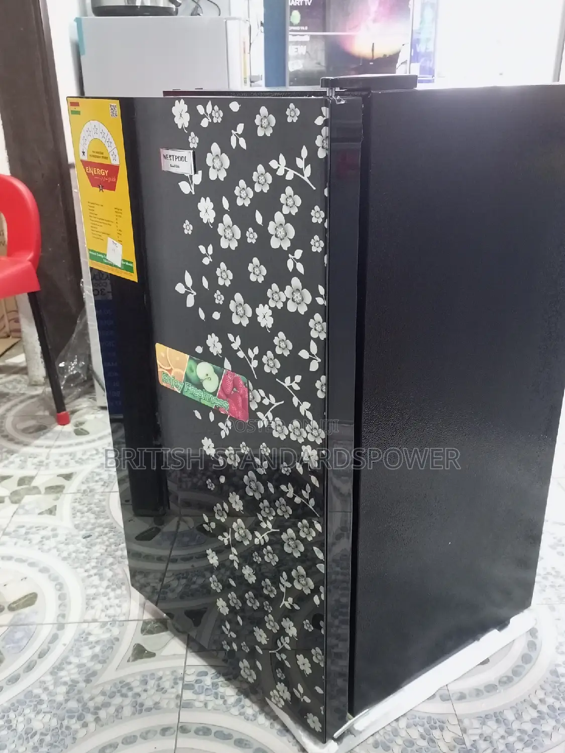 Appealing Westpool 120a Single Door Fridge 80 Liters Black