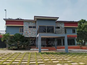 4bdrm House in Community 10, Tema Metropolitan for rent