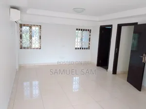4bdrm House in Community 10, Tema Metropolitan for rent
