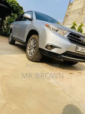 Toyota Highlander Limited Platinum 4dr SUV AWD (3.5L 6cyl 6A) 2014