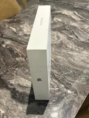New Laptop Apple MacBook Air 2025 M4 13-Inch 16GB Apple M4 SSD 512GB