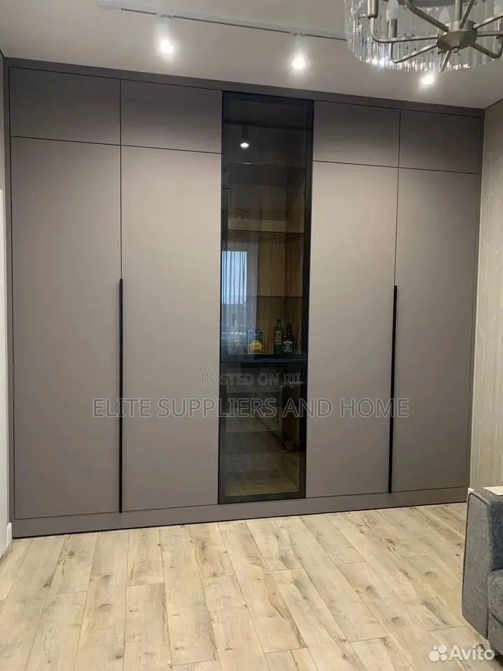 Closet /Wardrobe