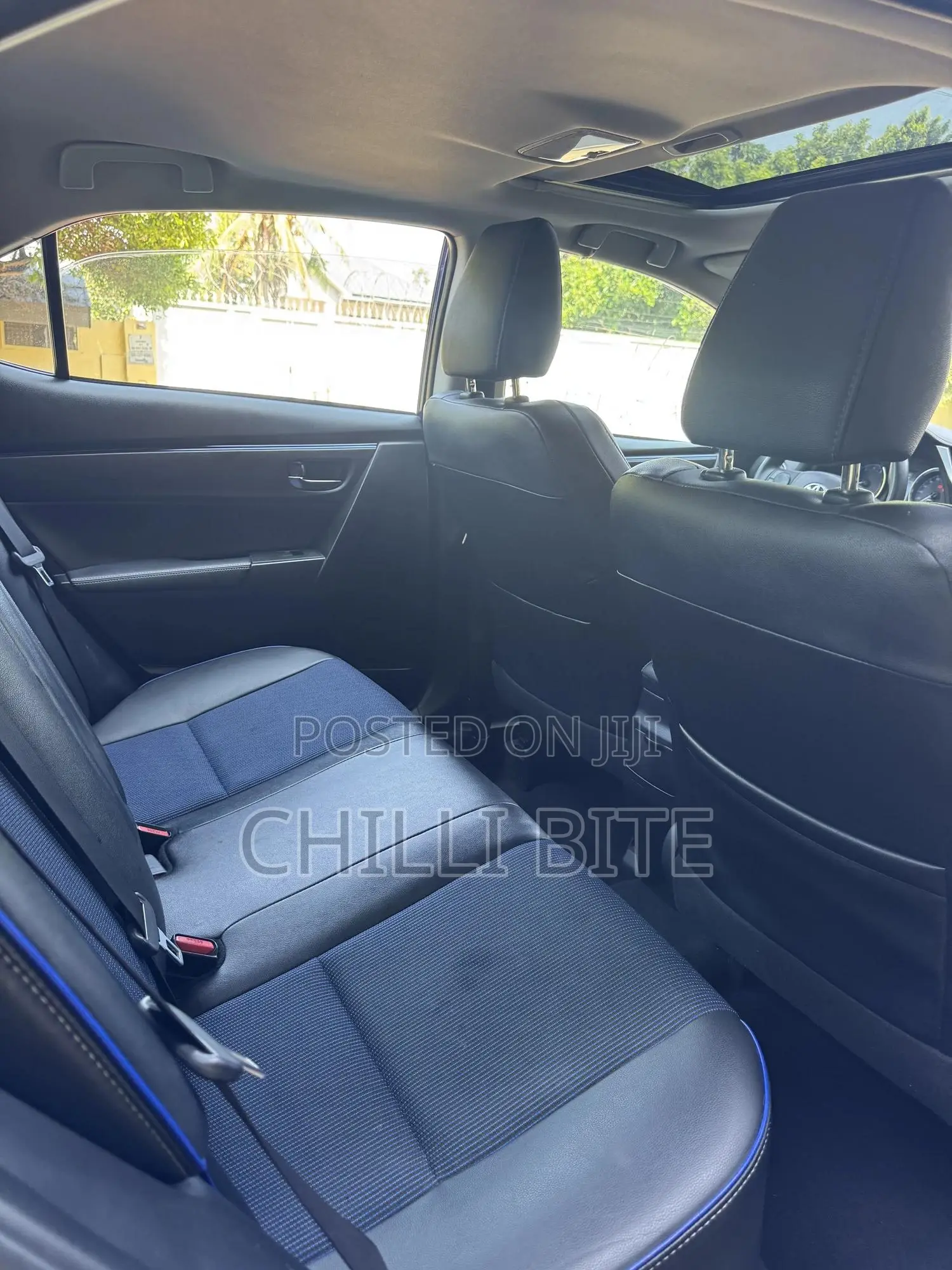 Toyota Corolla SE 4dr Sedan (1.8L 4cyl CVT) 2017 Blue