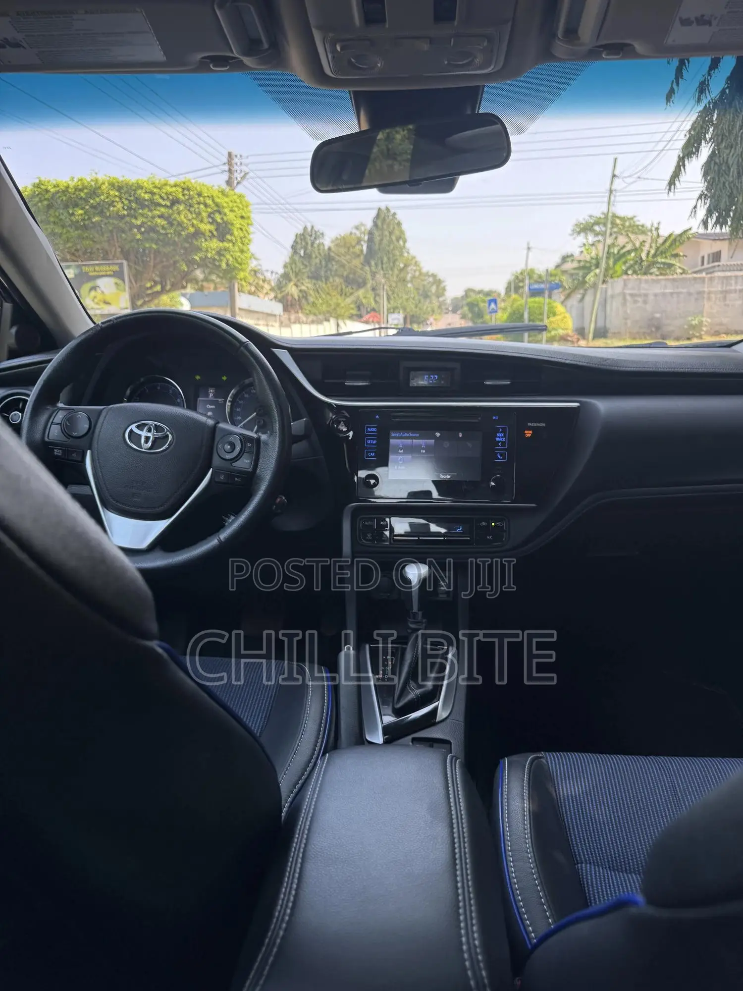 Toyota Corolla SE 4dr Sedan (1.8L 4cyl CVT) 2017 Blue