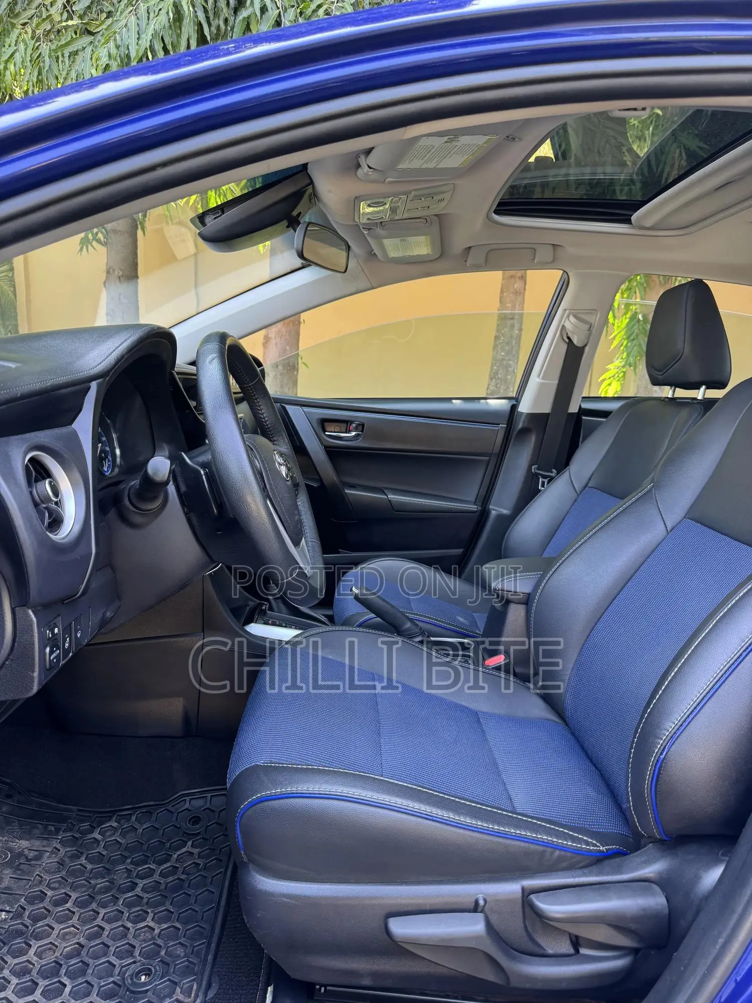 Toyota Corolla SE 4dr Sedan (1.8L 4cyl CVT) 2017 Blue