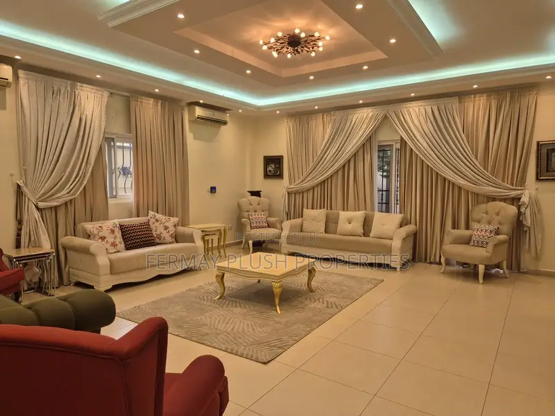 Beautiful Interior Design Upon Constructionworks