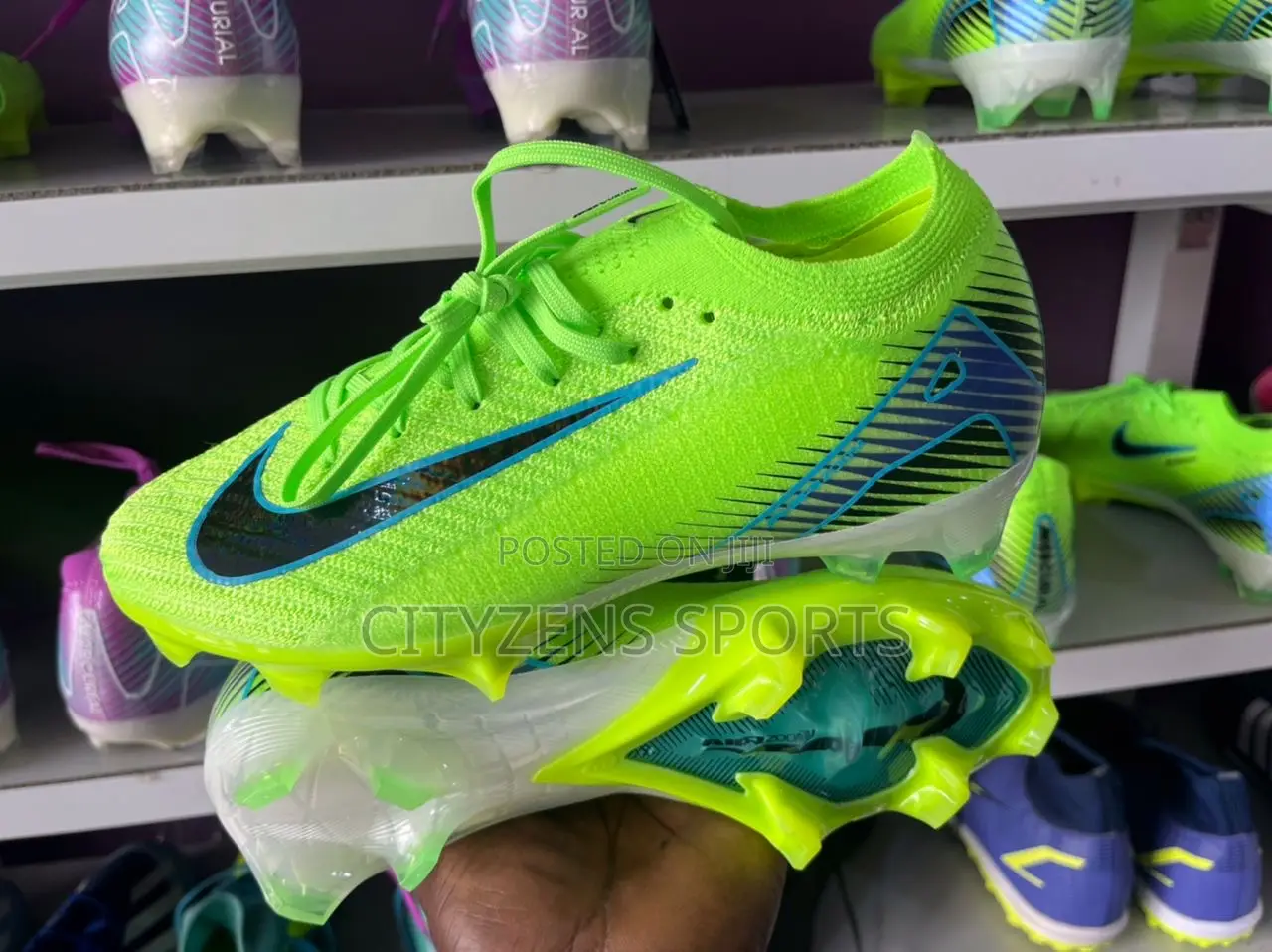 Size 35,36,38,38 Football Boot