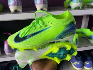 Size 35,36,38,38 Football Boot