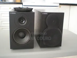 Yamaha Bookshelf Speaker With Good Sound Quality Very Clean