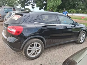 Mercedes-Benz GLA 250 2016 Black