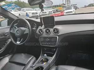 Mercedes-Benz GLA 250 2016 Black