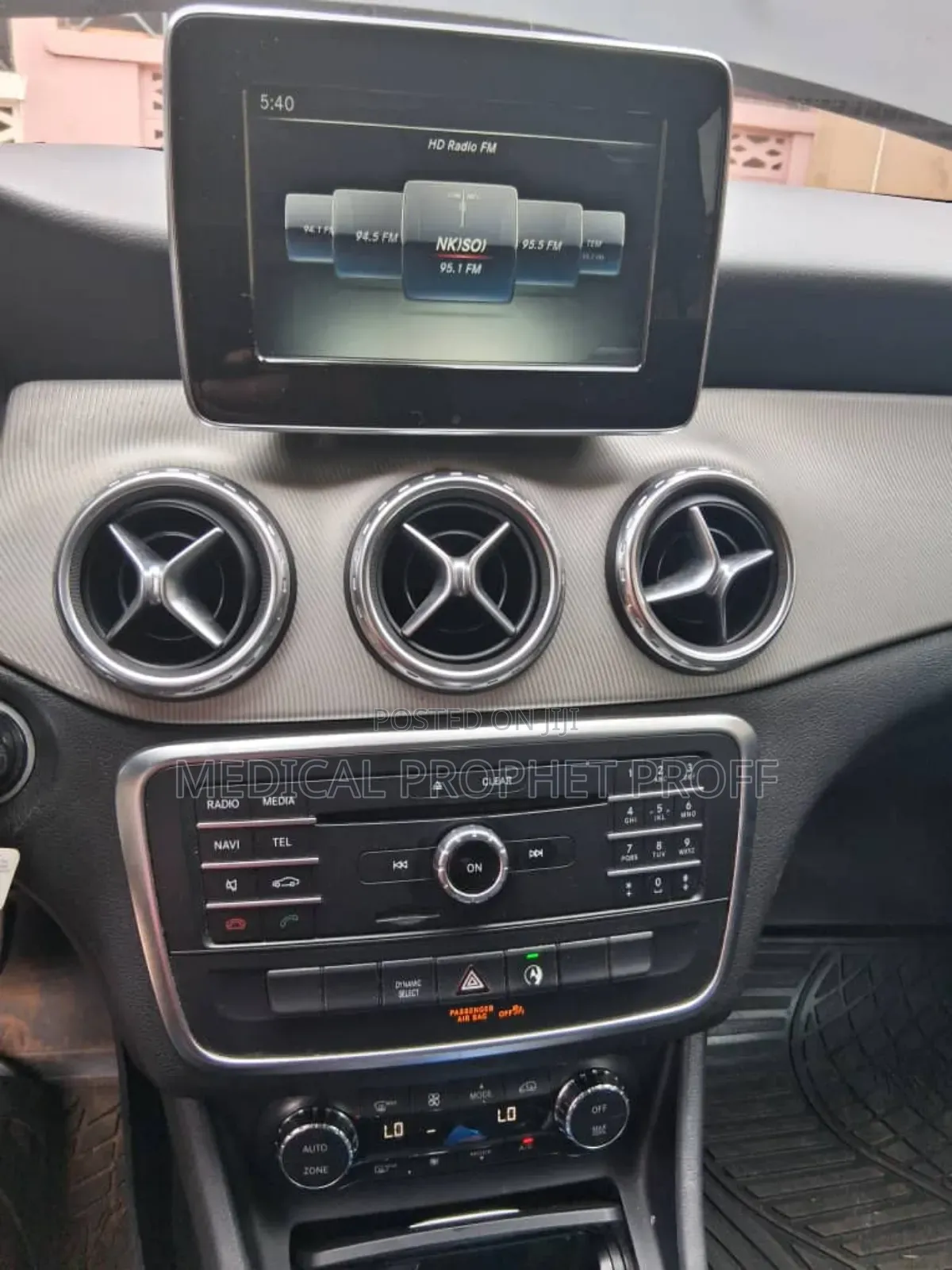 Mercedes-Benz GLA 250 2016 Black