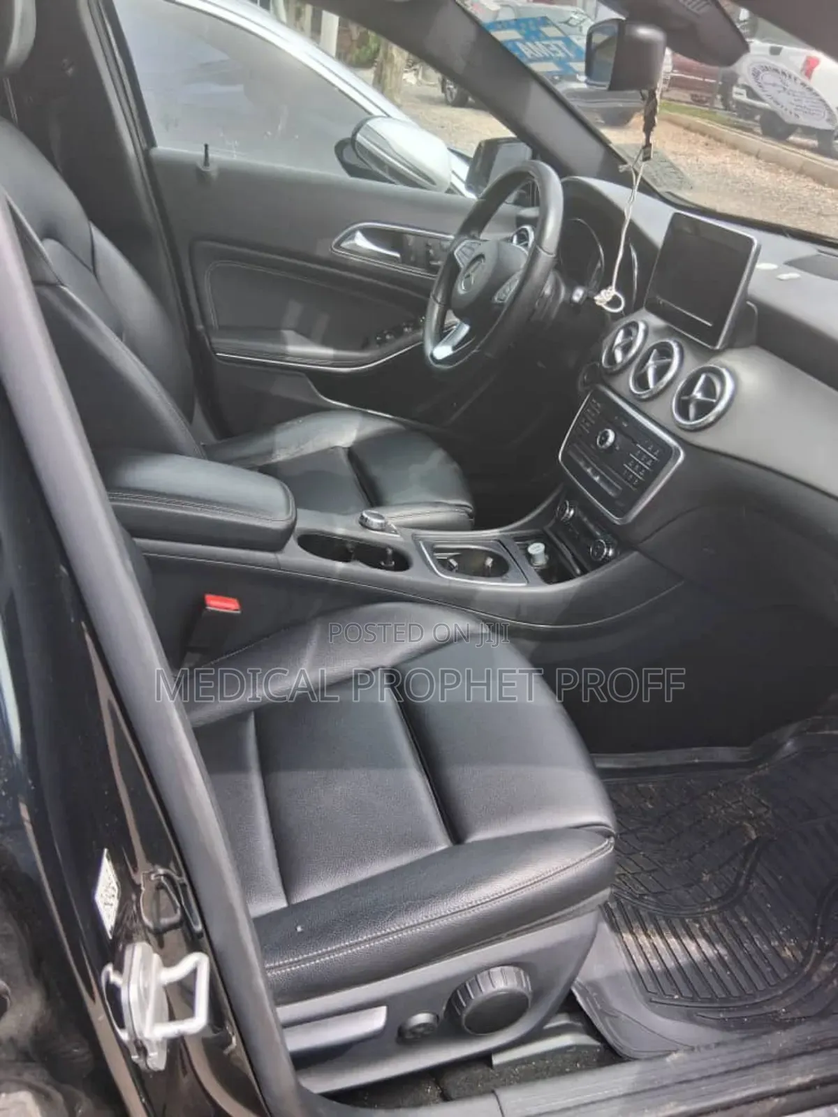 Mercedes-Benz GLA 250 2016 Black