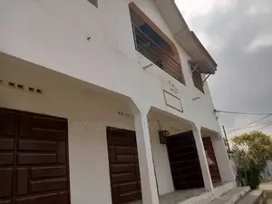 5bdrm House in Pokuase for sale