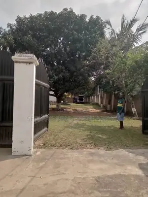 5bdrm House in Pokuase for sale