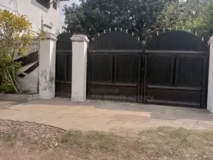 5bdrm House in Pokuase for sale