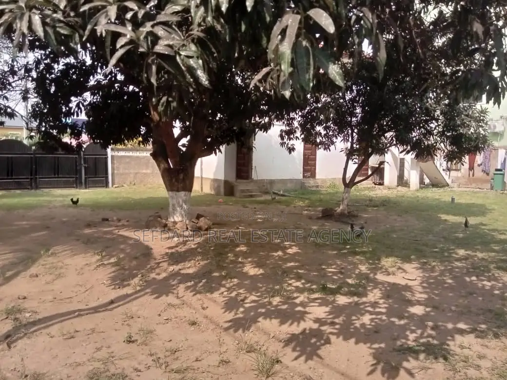 5bdrm House in Pokuase for sale