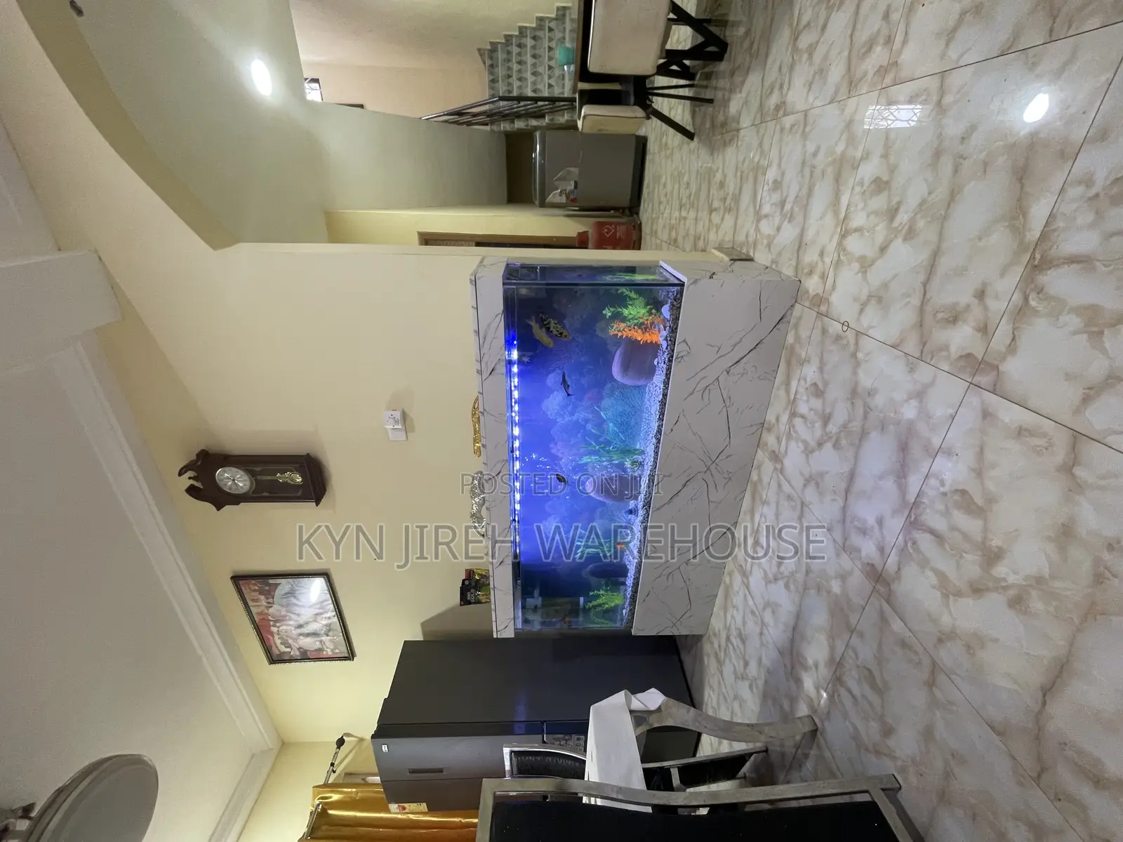 Honourable Aquarium With Live Fishes