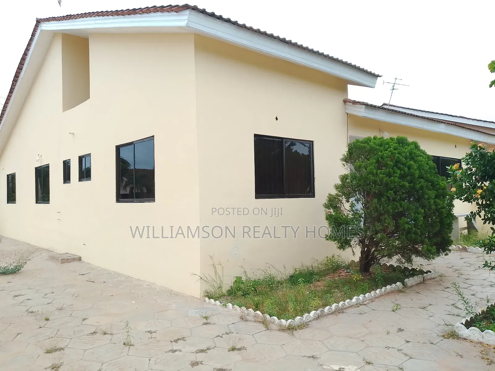 3bdrm House in Devtraco Estate,, Spintex for rent