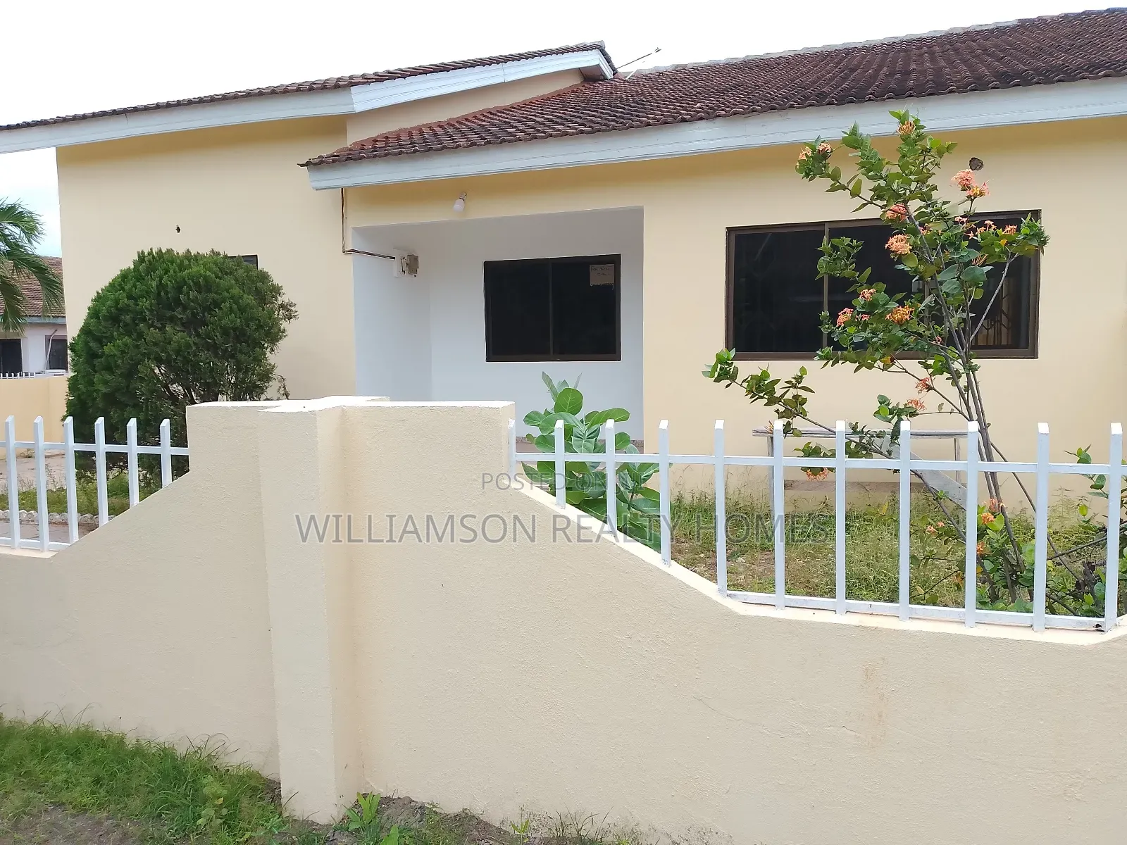 3bdrm House in Devtraco Estate,, Spintex for rent