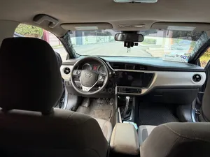 Toyota Corolla LE (1.8L 4cyl 2A) 2019 Gray