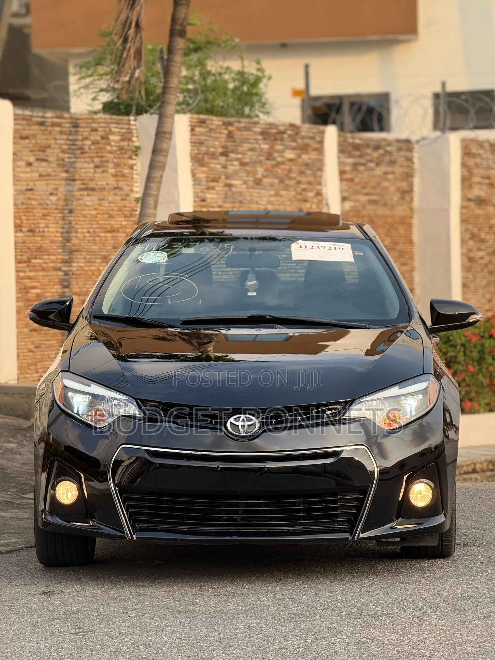 Toyota Corolla S w/Special Edition Pkg (1.8L 4cyl CVT) 2016 Black