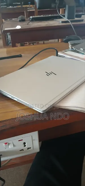 Laptop HP EliteBook 1030 8GB Intel Core I5 SSD 256GB