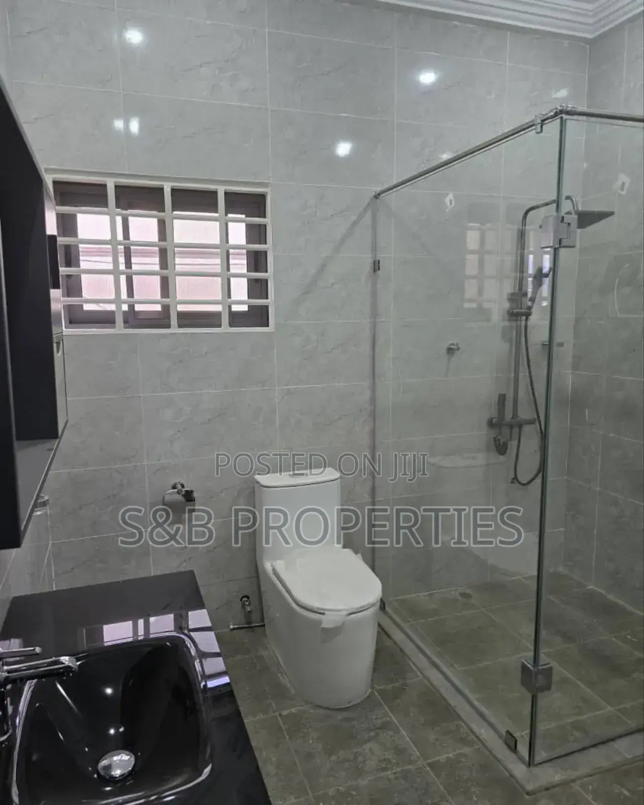 4bdrm House in Ashomang Estate for sale