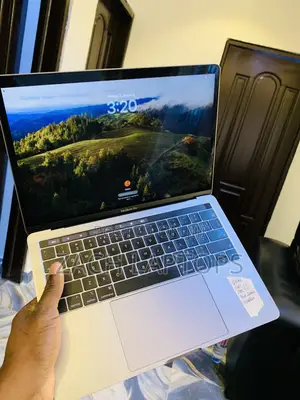 Laptop Apple MacBook Pro 2018 32GB Intel Core I7 SSD 512GB